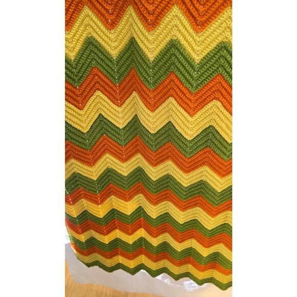 Vintage Chevron Green Yellow & Orange 70's Hand Crocheted Zig Zag Blanket 61"x56 - Picture 7 of 9